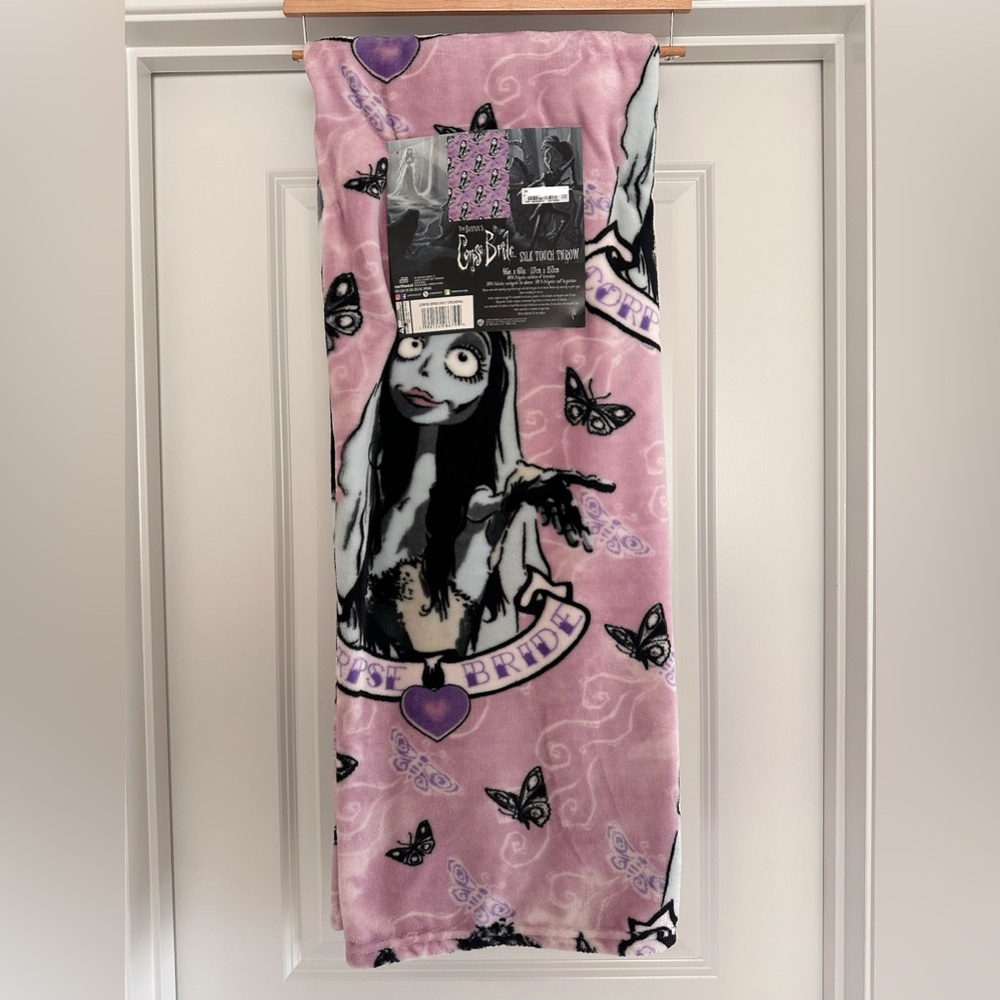 NWT Tim Burton's Corpse Bride Valentine Emily pink Blanket